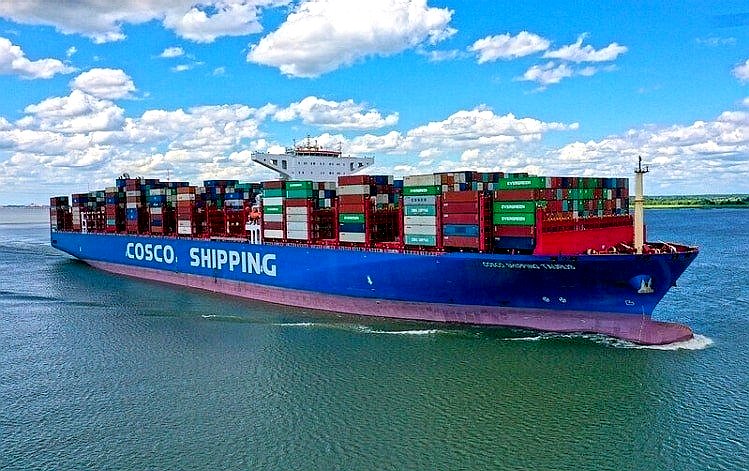 China COSCO container shipping giant fossil fuel powered ships